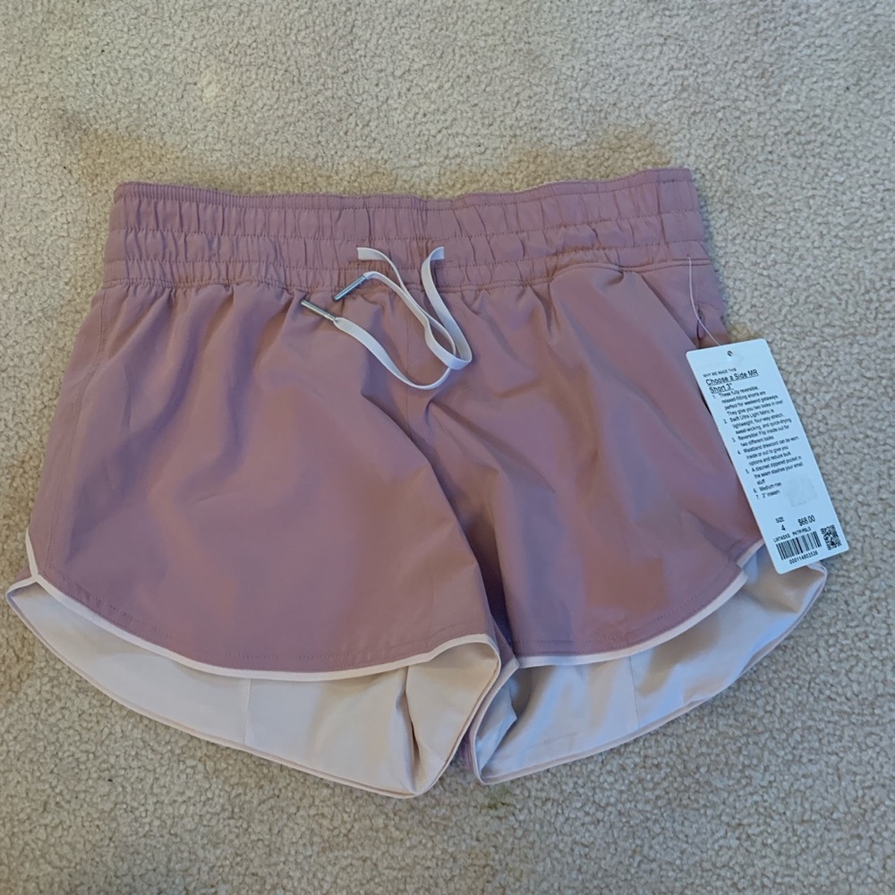SOLD NWT  Lululemon Choose a Side Shorts